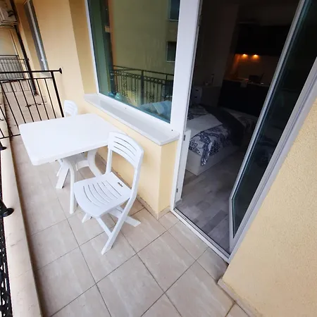 With Pool View, Sunny * Σάνι Μπιτς