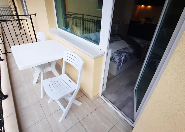 With Pool View, Sunny * סאני ביץ'